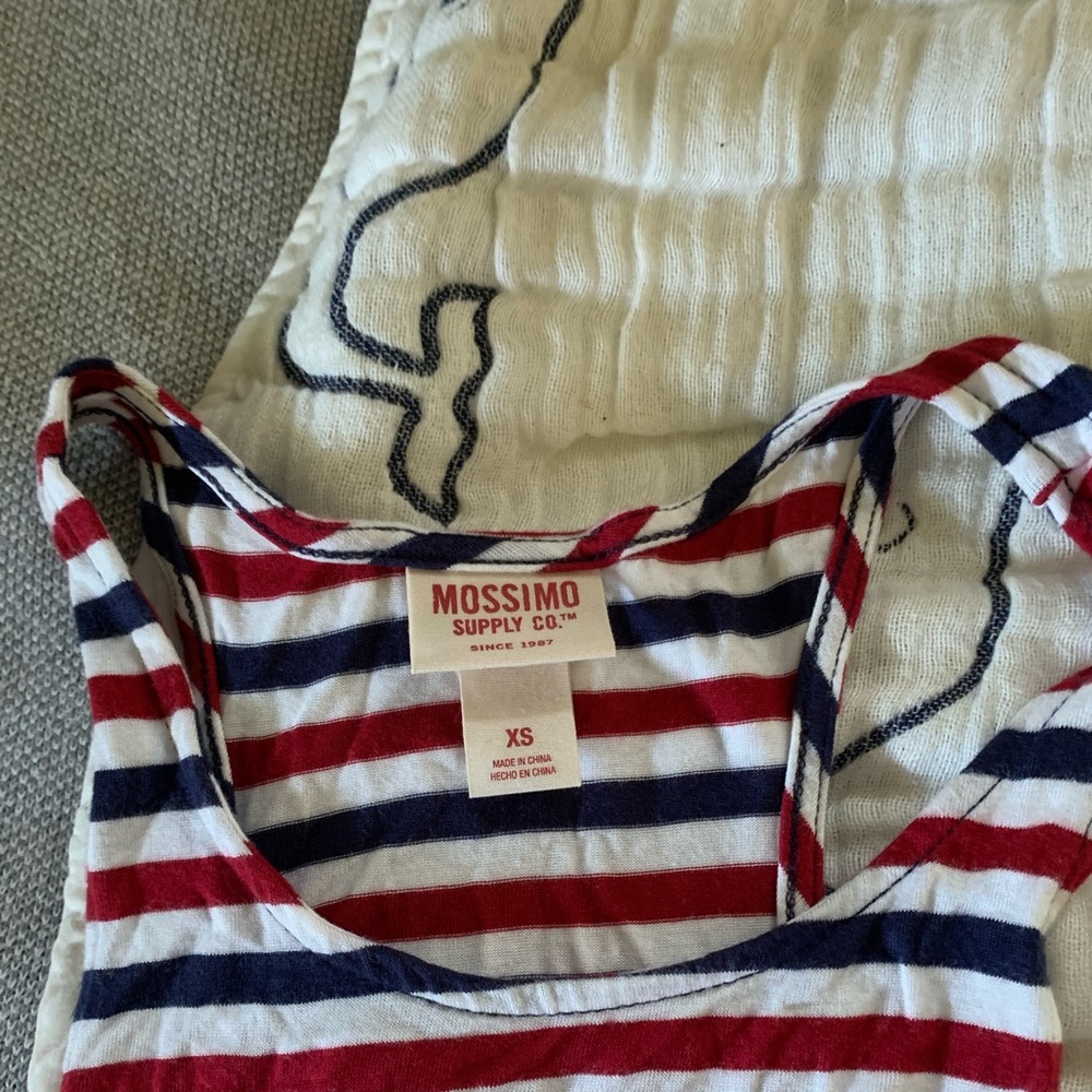 Mossimo Tank Top - Picture 2 of 2
